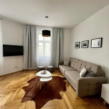 Firstclass 2r_apartment In Apartment
